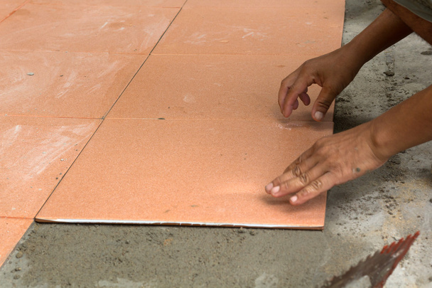 Штукатурка плитка в домашніх умовах, ремонт клею для підлоги плиткою
 - Фото, зображення