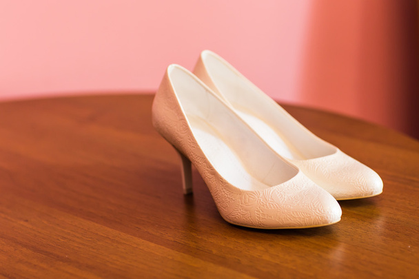 Chaussures de mariage blanches pour femmes
. - Photo, image