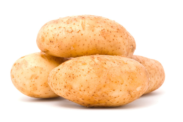 verse aardappelen op een witte achtergrond - Foto, afbeelding