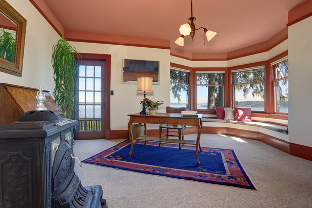 Luxury home office with royal blue rug. - Φωτογραφία, εικόνα