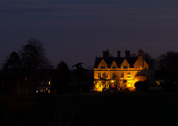 Landhaus mit Flutlicht - Foto, Bild