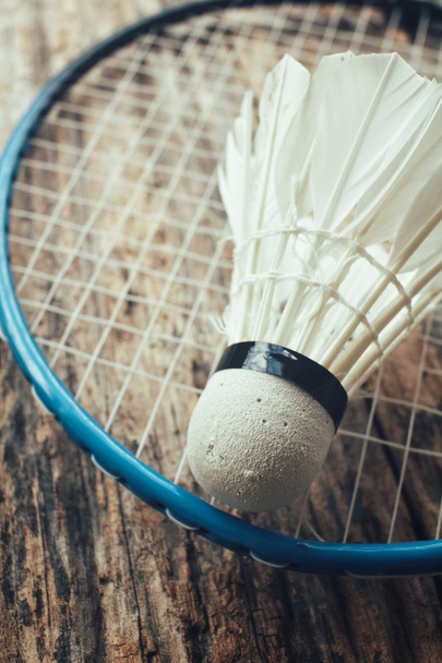 Navettes avec raquette de badminton
. - Photo, image