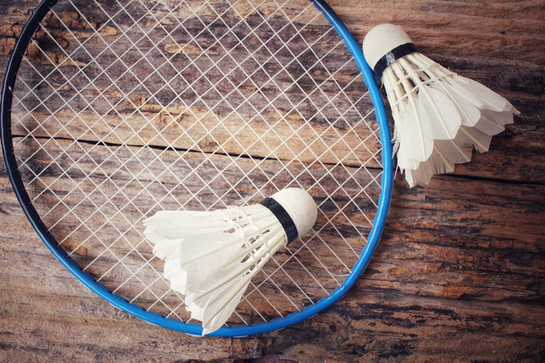 Navettes avec raquette de badminton
. - Photo, image