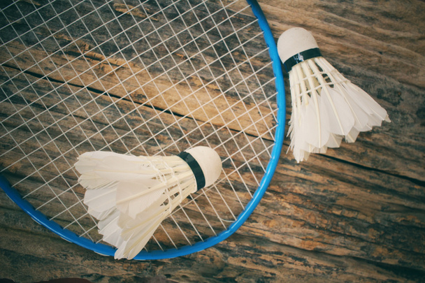 Opeřené s badminton raketa. - Fotografie, Obrázek