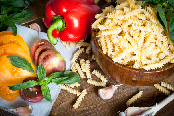 ingredienti per cucinare la pasta - Foto, immagini