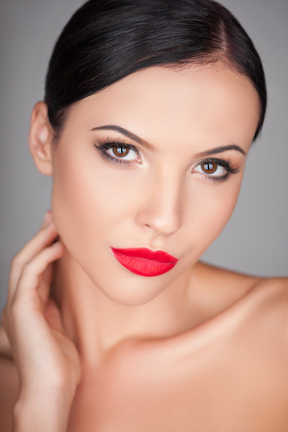 Attractive young healthy woman likes skin care - Valokuva, kuva