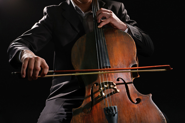 Man playing on cello - Foto, afbeelding