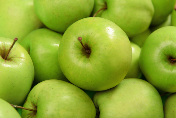 Ripe green apples close up - Фото, зображення