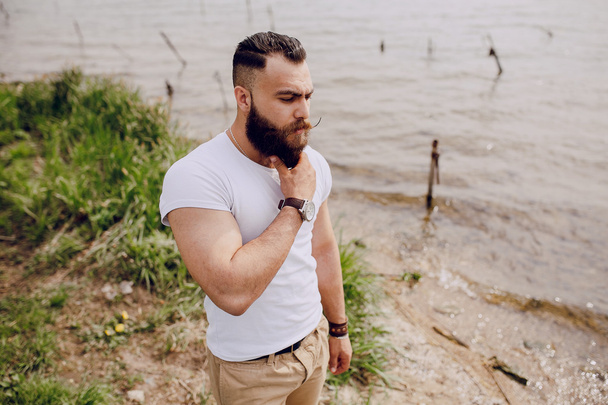 bearded man on thebeach - Valokuva, kuva