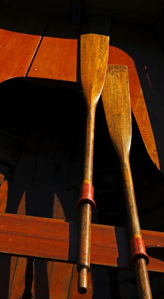 Vintage ξύλινη βάρκα ήλιο κουπιά - Φωτογραφία, εικόνα