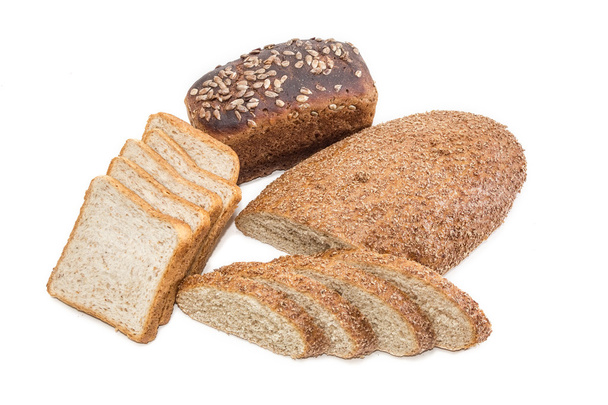 Διαφορετικές ψωμί με πίτουρο για ένα ανοιχτό φόντο - Φωτογραφία, εικόνα