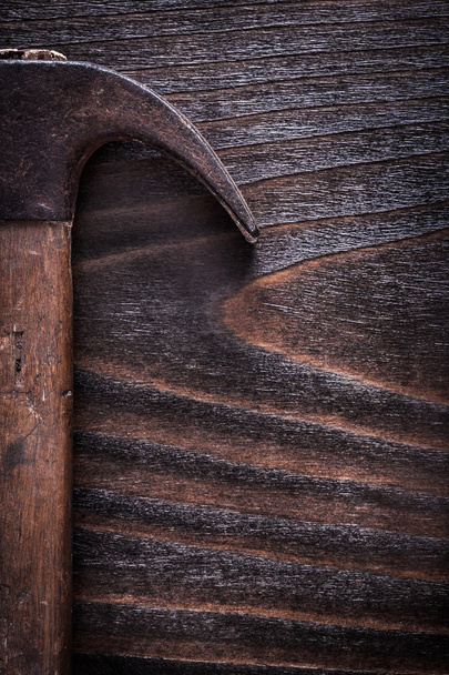 Rusty old-fashioned claw hammer - Фото, изображение