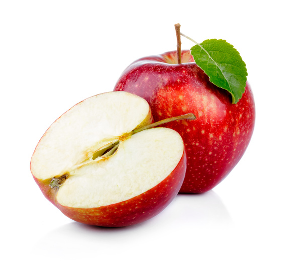 Červené jablko ovoce s sekce izolované a zelený list - Fotografie, Obrázek