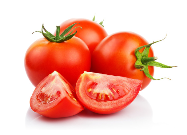 Tomates vermelhos com corte isolado em branco - Foto, Imagem