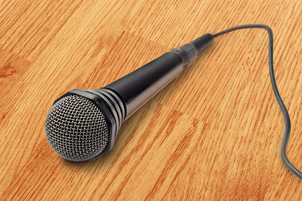 schwarzes Mikrofon in Großaufnahme - Foto, Bild