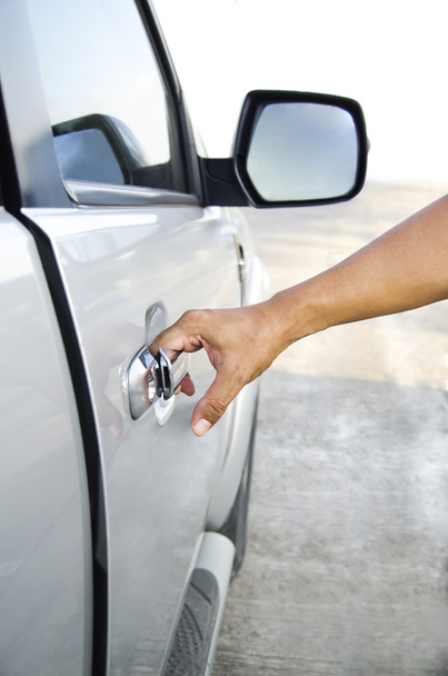  Χέρι που ανοίγει μια πόρτα αυτοκινήτου - Φωτογραφία, εικόνα