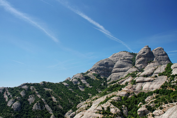 Paisaje de montaña cerca del monasterio de Montserrat, España
 - Foto, imagen