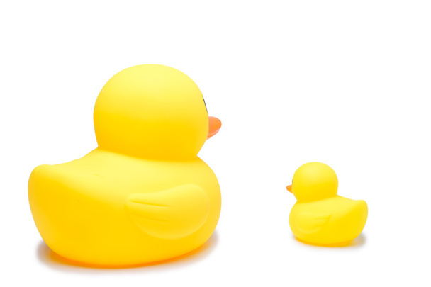 Sarı lastik ördek oyuncak izole beyaz arka plan - Fotoğraf, Görsel
