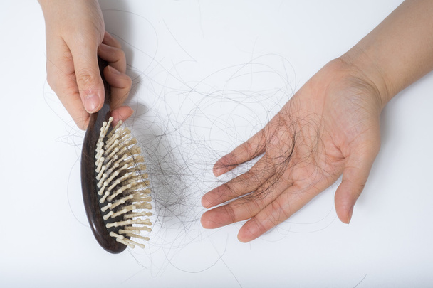 Проблема выпадения волос  - Фото, изображение