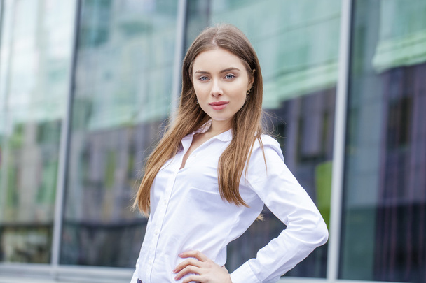 Close up Portrait, young business woman in white shirt  - Foto, afbeelding