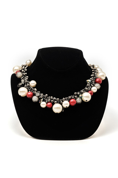 collier de perles et perles colorées sur un mannequin
 - Photo, image