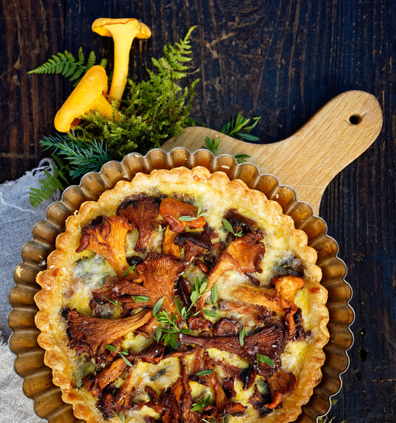 Quiche with chanterelle mushrooms and fresh savory - Photo, Image