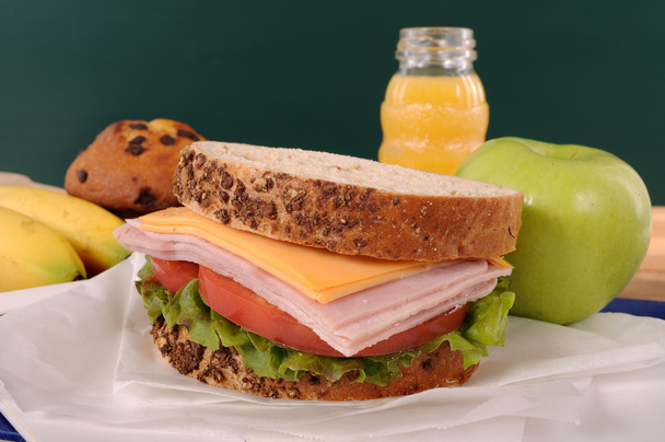 Almoço escolar
  - Foto, Imagem