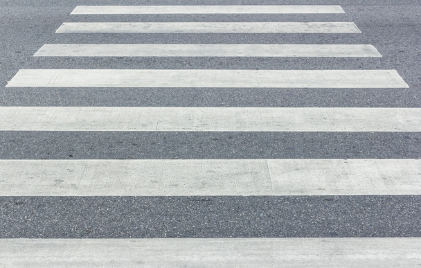 zebrán az úton - Fotó, kép