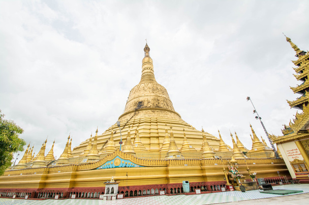Shwemawdaw pagoda, the tallest pagoda and beautiful in Bago, Myanmar - Foto, Imagen