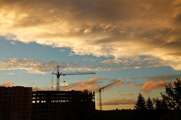 Průmyslové věžový jeřáb na staveniště a budování - Fotografie, Obrázek