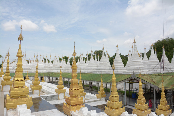 Kuthodaw temple at Mandalay city of Myanmar Burma - Foto, immagini