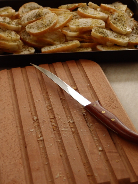 хліб, підсмажений хліб, оливкова олія, орегано
 - Фото, зображення