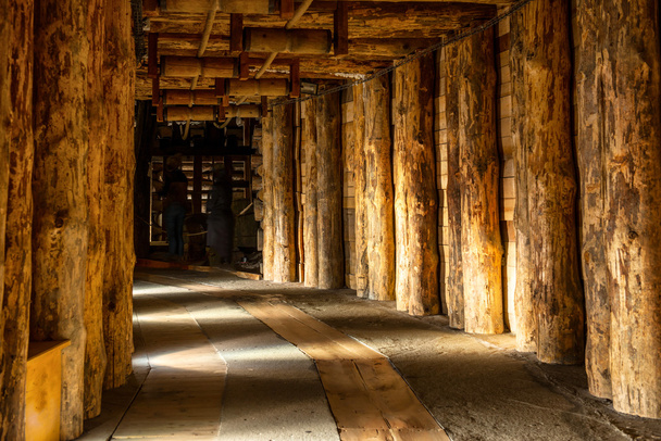 Подземный коридор в Величке
 - Фото, изображение