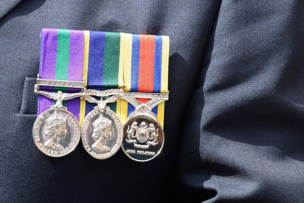 Medallas en el pecho de veteranos de guerra
 - Foto, Imagen