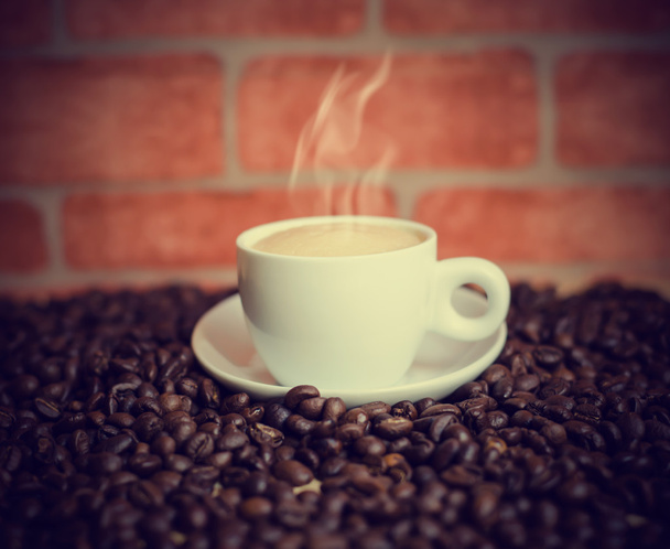 Šálek kávy a kávových zrn - Fotografie, Obrázek