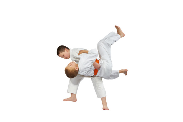 Vysoká hodit judo provádí sportovec s žlutým pásem - Fotografie, Obrázek