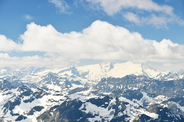 горные вершины с шапками
 - Фото, изображение