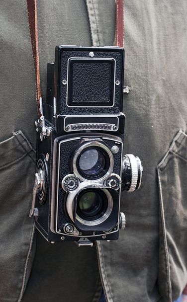 Fotografo con una vecchia lente doppia TLR
 - Foto, immagini