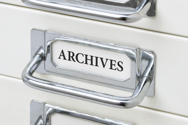 Een kabinet met de label archieven lade - Foto, afbeelding