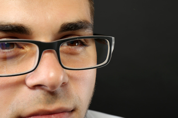 Attractive young man with glasses close up - Foto, immagini