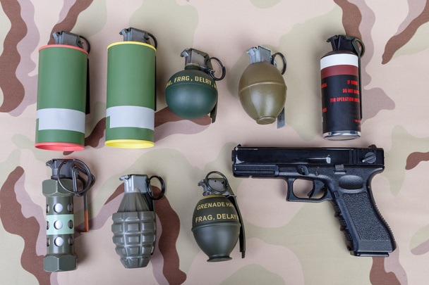 Todos os explosivos, exército de armas, tempo padrão fuze, granada de mão e
 - Foto, Imagem