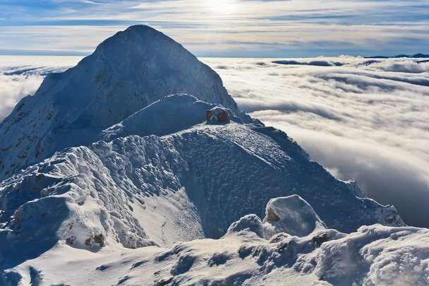 Вершина горы зимой
 - Фото, изображение