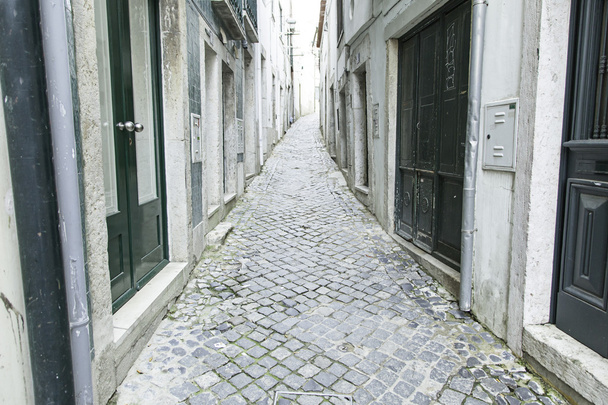 Παλιά και ιστορική δρομάκι στη Λισαβόνα - Φωτογραφία, εικόνα