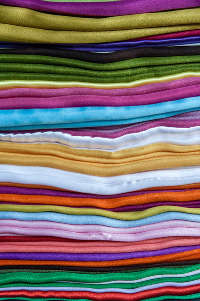 Mantones tradicionales coloridos
 - Foto, imagen