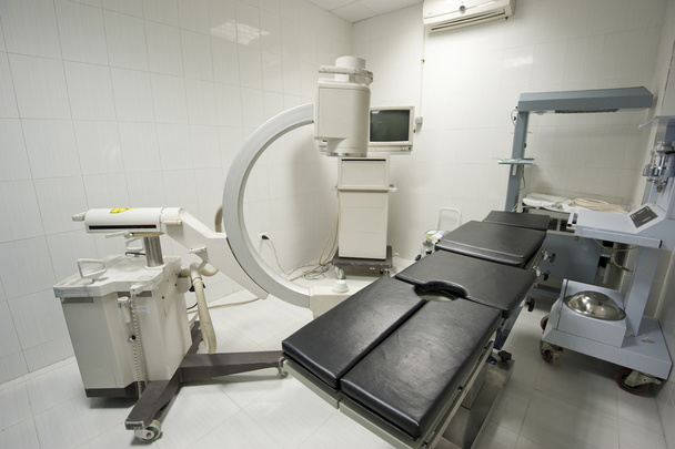 Máquina de rayos X en quirófano
 - Foto, imagen