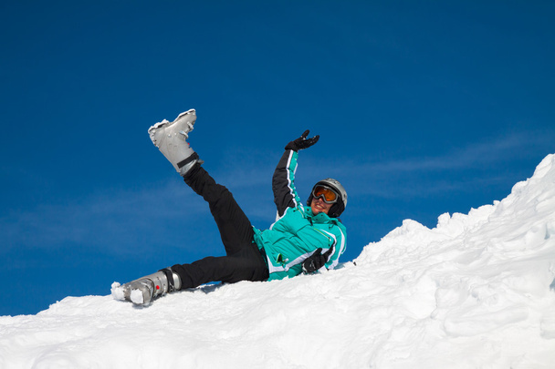 Skifahrer auf Schneeschanze, Solden, Österreich, Extrem-Wintersport - Foto, Bild