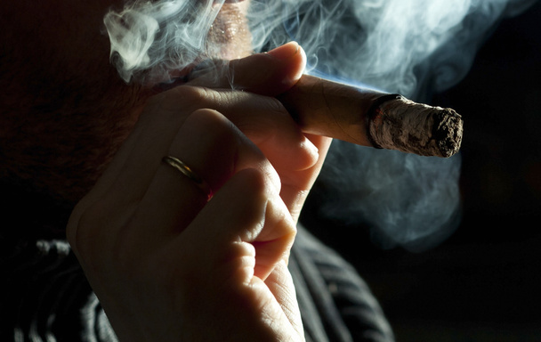 Cigare fumeur
 - Photo, image