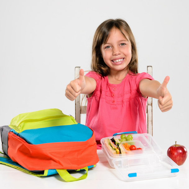 Adorable school girl with healthy lunch - Fotoğraf, Görsel