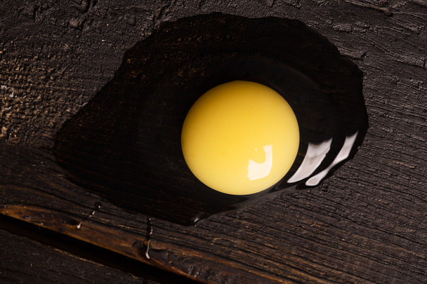 Broken egg - Фото, зображення