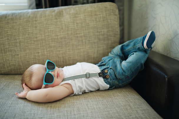cute little boy in sunglasses - Φωτογραφία, εικόνα